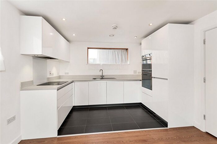 1 Bedroom Flat To Rent In Addenbrookes Road, Trumpington, Cambridge, Cambridgeshire, CB2