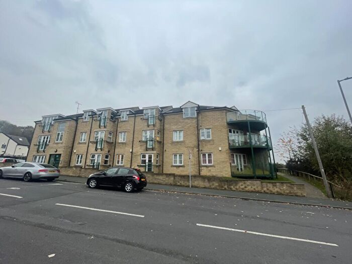 2 Bedroom Apartment To Rent In Cranmer Road, Bradford, BD3