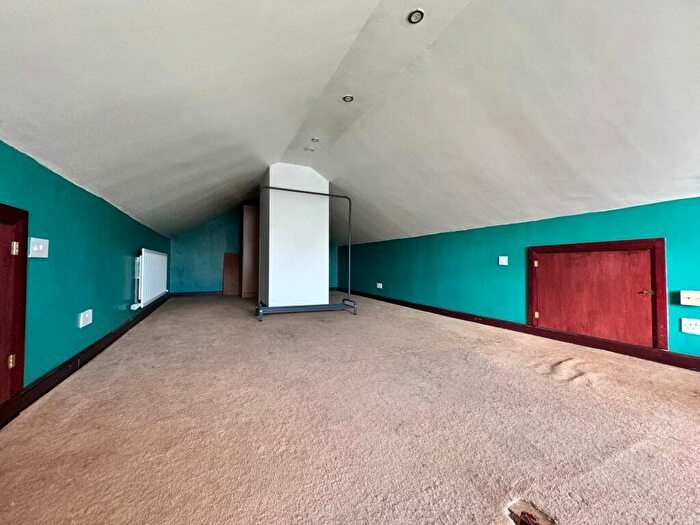 1 Bedroom Apartment For Sale In Westfield Avenue, Thurlstone, S36