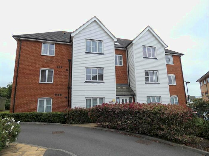 2 Bedroom Flat To Rent In The Links, Herne Bay, CT6