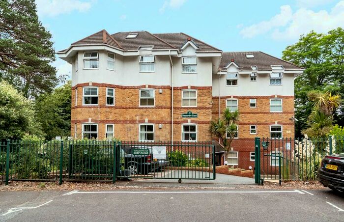 2 Bedroom Flat To Rent In St. Stephens Road, Bournemouth, BH2