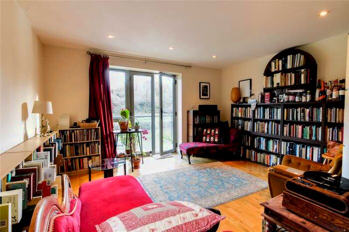 2 Bedroom Flat To Rent In Pump House Lane, Bristol BS4