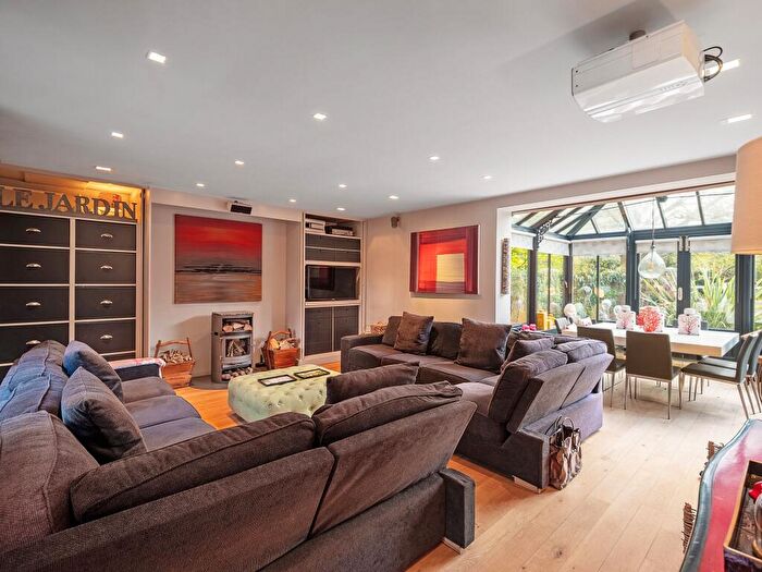 5 Bedroom House For Sale In Old Wokingham Road, RG40