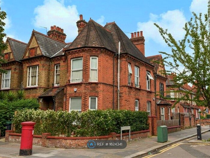 2 Bedroom Flat To Rent In Gladstone Avenue, London, N22