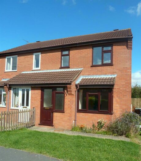 3 Bedroom Semi-Detached House To Rent In Shearwater Close, Louth, LN11