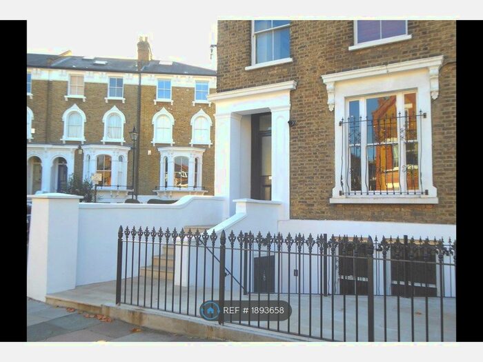 2 Bedroom Flat To Rent In Fitzwilliam Road, London, SW4