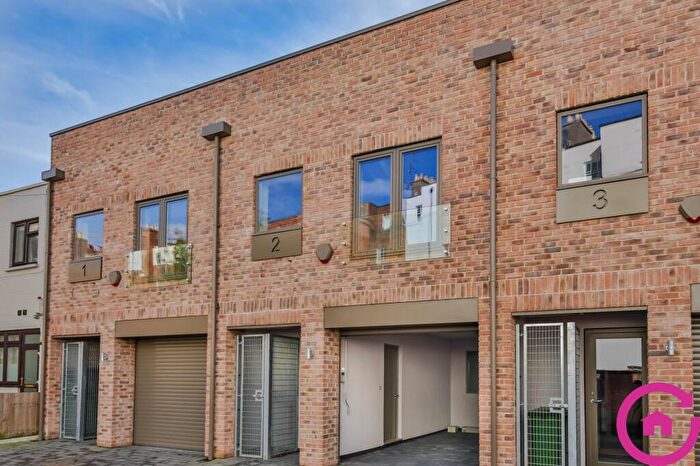 2 Bedroom Town House To Rent In Lansdown Crescent Lane, Cheltenham, GL50
