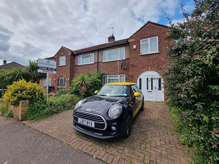 3 Bedroom Semi-Detached House To Rent In Central Avenue, Waltham Cross, EN8