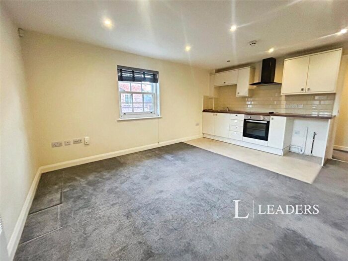 2 Bedroom Flat To Rent In St. Pauls Street South, Cheltenham, Gloucestershire, GL50