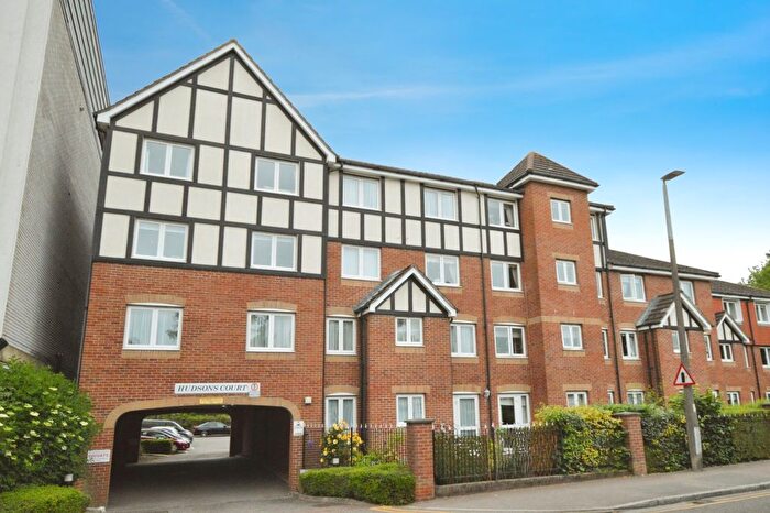 1 Bedroom Flat To Rent In Darkes Lane, Potters Bar, EN6