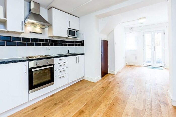 Studio To Rent In Springdale Road, London, N16