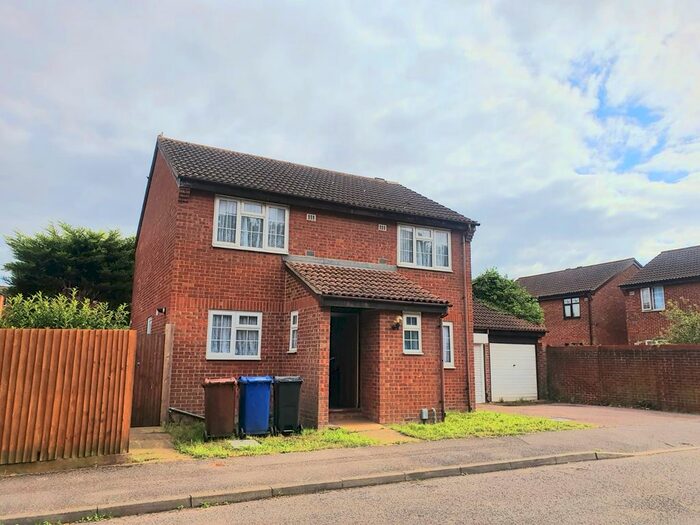 4 Bedroom Detached House To Rent In Felcon Avenue, Grays, RM17
