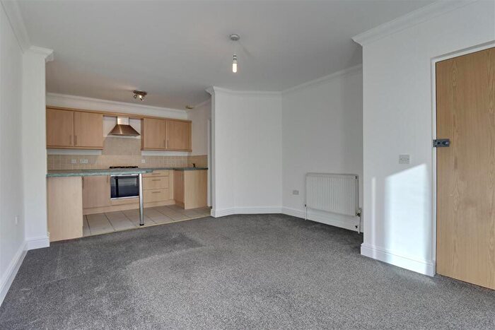 2 Bedroom Flat To Rent In Milton Road, Southsea, PO4