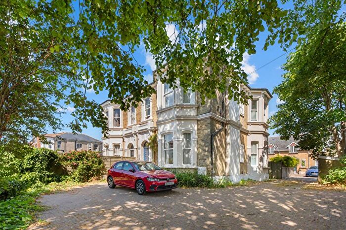 1 Bedroom Flat To Rent In Byron Road, Worthing, BN11