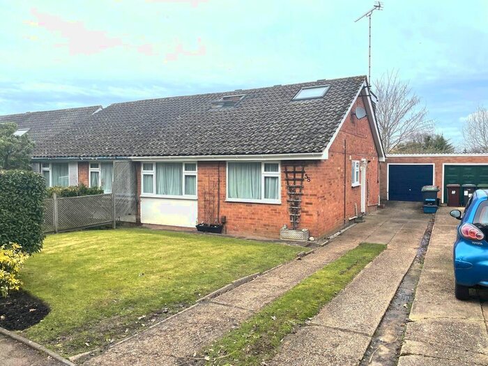 4 Bedroom Semi-Detached House To Rent In Santers Lane, Potters Bar, EN6