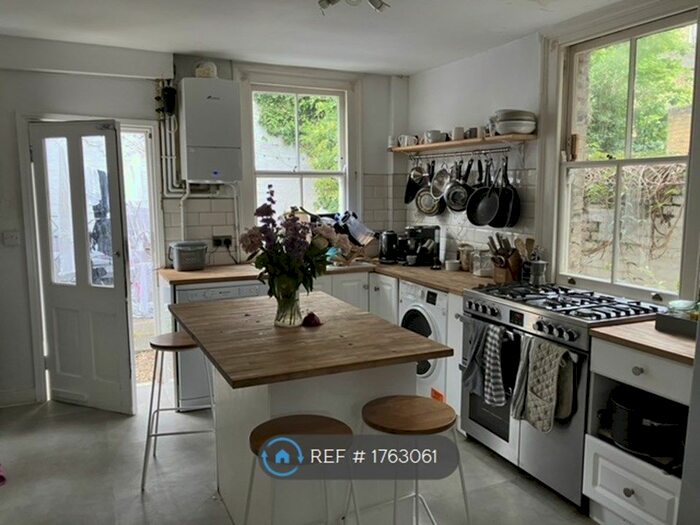 5 Bedroom Terraced House To Rent In Santley Street, London, SW4