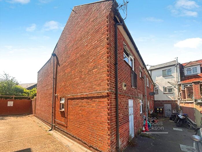 1 Bedroom Apartment For Sale In New Street, Newport, Isle Of Wight, PO30