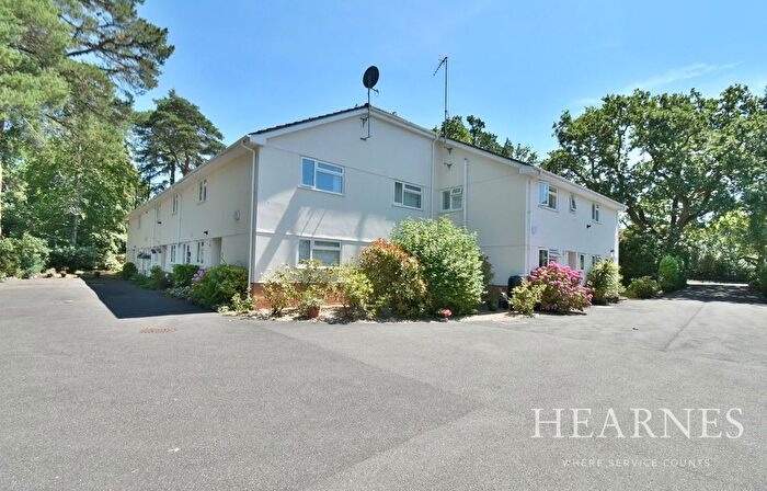 2 Bedroom Flat For Sale In Ringwood Road, Ferndown, BH22