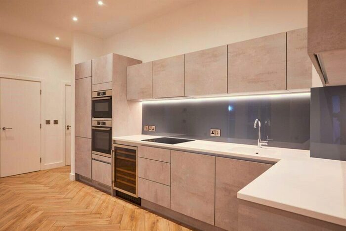 3 Bedroom House To Rent In Cornwall Rd, Finsbury Park, London, N4