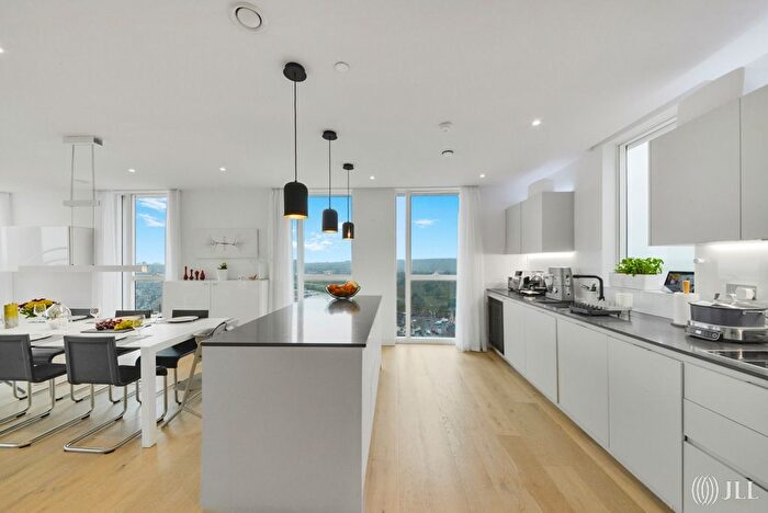 3 Bedroom Flat For Sale In Kingly Building, N4