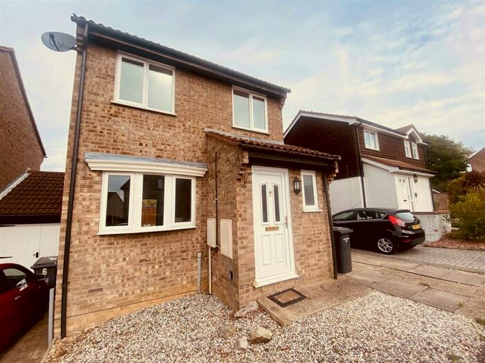 3 Bedroom House To Rent In Kirk Place, Chelmsford, CM2