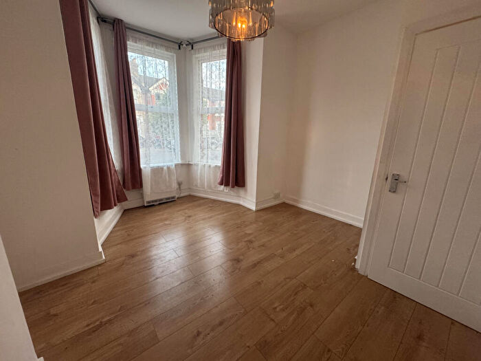 Studio To Rent In Valentines Rd, Ilford, IG1