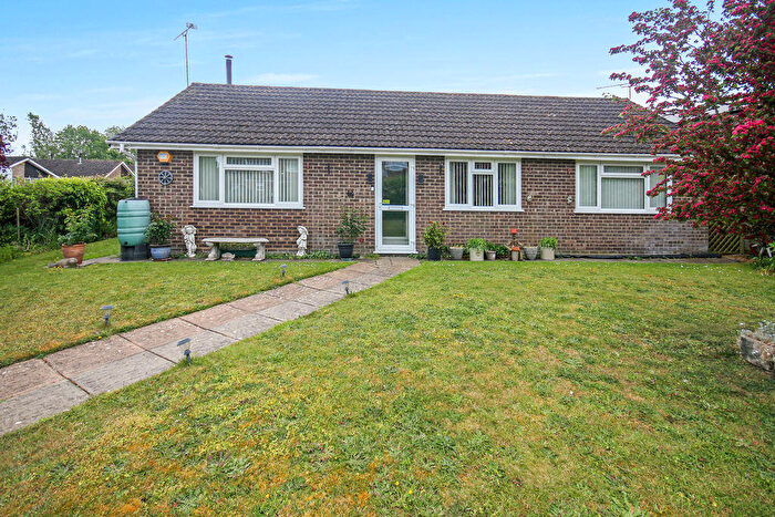 3 Bedroom Bungalow For Sale In Willow Avenue, Fordingbridge, SP6