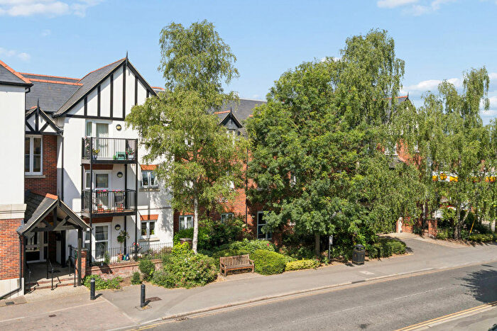 1 Bedroom Apartment For Sale In One Bedroom Retirement Property In Bourne End, SL8