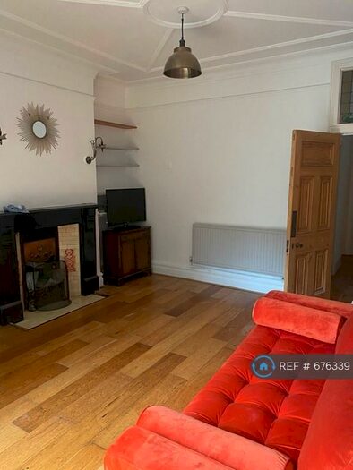 1 Bedroom Flat To Rent In Broxholm Road, London, SE27