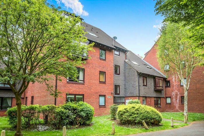 1 Bedroom Flat To Rent In Sanders Road, Bromsgrove, Worcestershire, B61