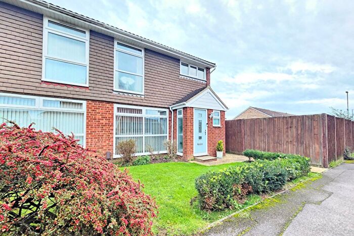 3 Bedroom Semi Detached House For Sale In Kingsmead Avenue, Stubbington, PO14