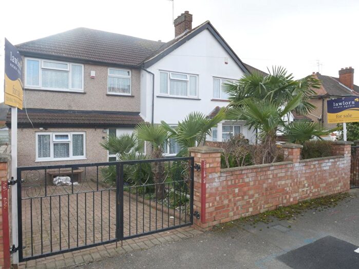 4 Bedroom Semi Detached House For Sale In Elers Road, Hayes, UB3