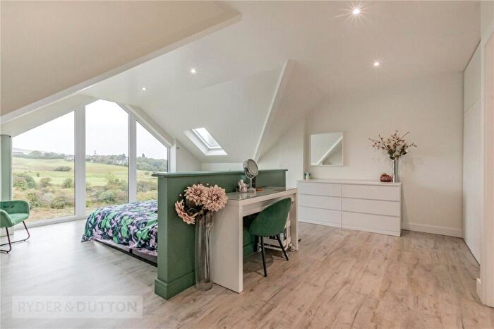 4 Bedroom Detached House For Sale In Kingsley Close, Ashton-under-Lyne, Greater Manchester, OL6