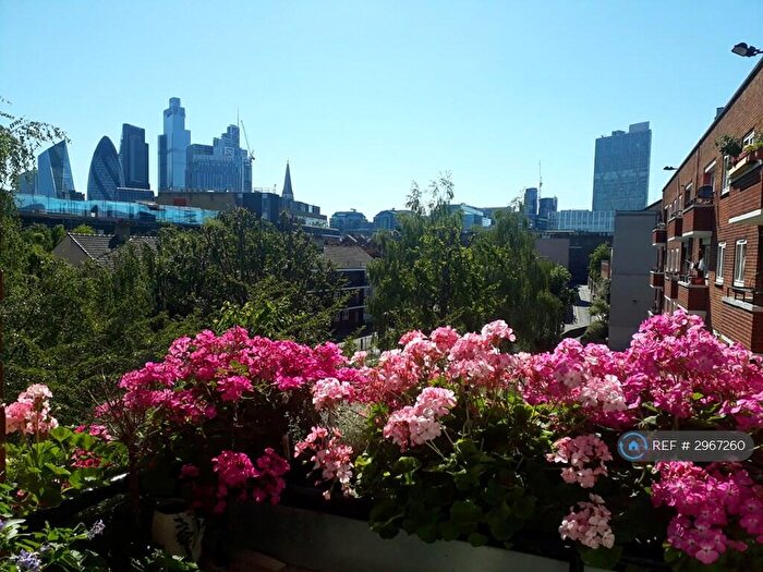 3 Bedroom Flat To Rent In Arthur Deakin House, London, E1
