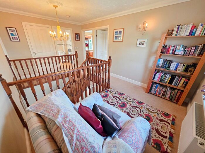 3 Bedroom Detached House For Sale In Crackle Hill, Westwoodside, DN9