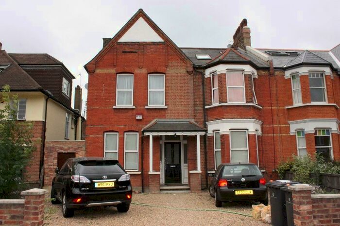 2 Bedroom Flat To Rent In Chestnut Road, West Norwood, SE27