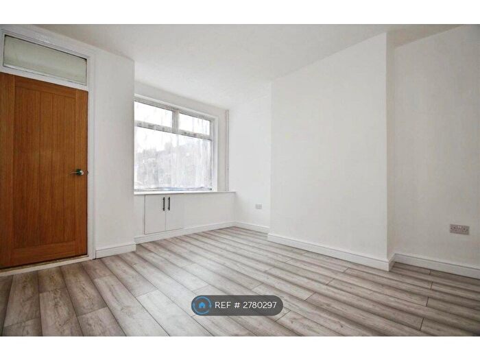 2 Bedroom Terraced House To Rent In Hampshire Street, Hull, HU4