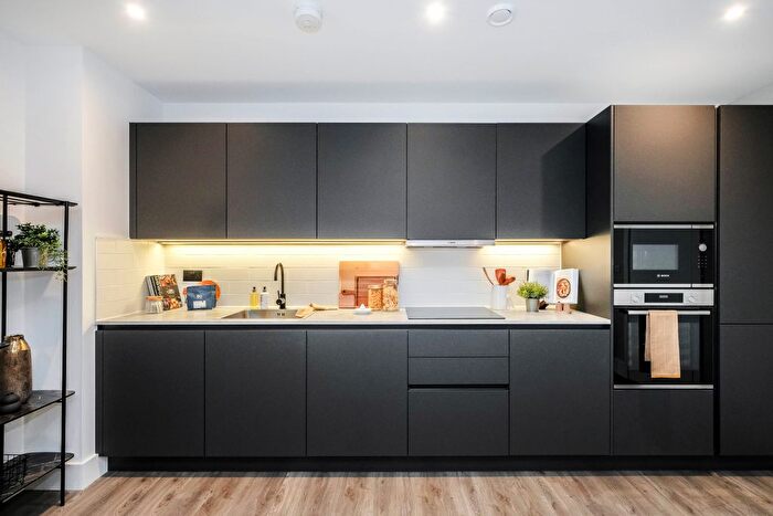 2 Bedroom Flat For Sale In Poplar Walk, Croydon, CR0