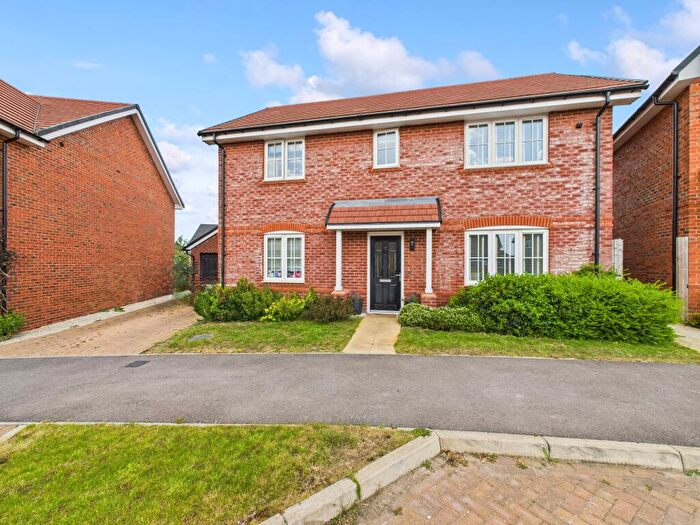 4 Bedroom Detached House For Sale In Littlemoor Field, Chinnor, Oxfordshire, OX39