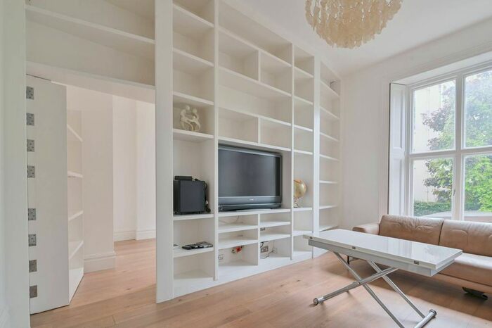 2 Bedroom Flat To Rent In Regents Park Road, Primrose Hill, London, NW1