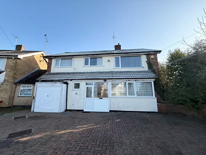 4 Bedroom Detached House To Rent In Glen Way, Oadby, LE2