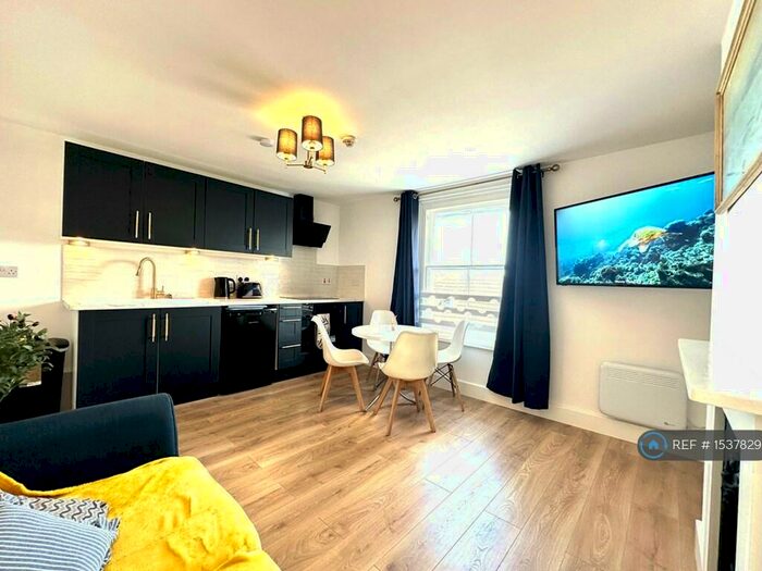 1 Bedroom Penthouse To Rent In Oxford Street, Whitstable, CT5
