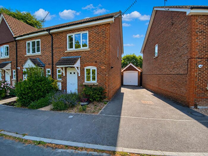 3 Bedroom End Of Terrace House To Rent In Parkfields, Devizes, SN10