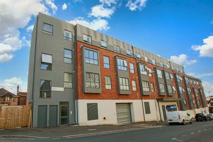 2 Bedroom Apartment For Sale In Little King Street, East Grinstead, West Sussex, RH19