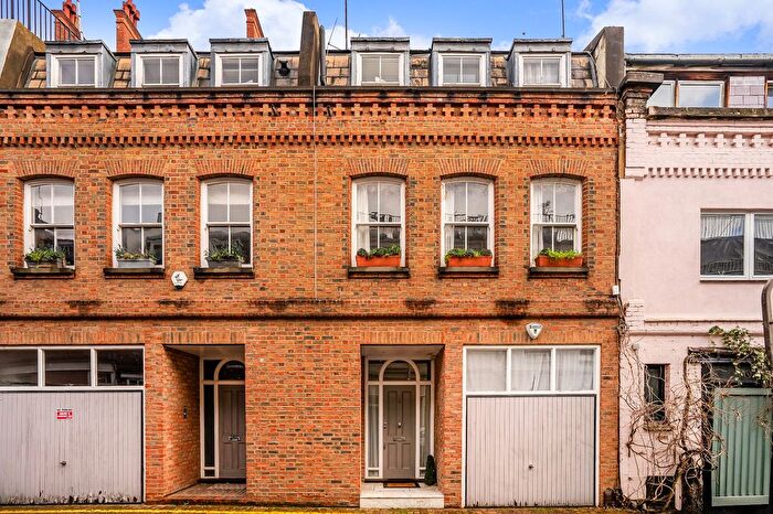 4 Bedroom Mews To Rent In Adam And Eve Mews, High Street Kensington, W8