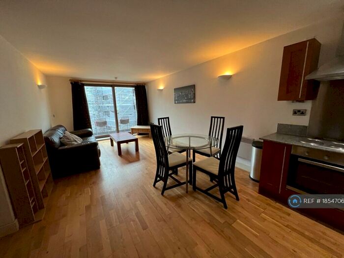 2 Bedroom Flat To Rent In Isaac Way, Manchester, M4