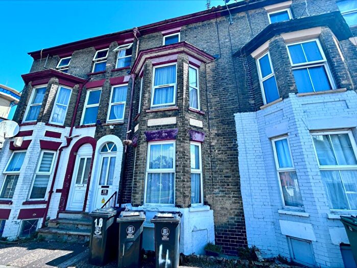 6 Bedroom Terraced House For Sale In Kent Square, Great Yarmouth, NR30