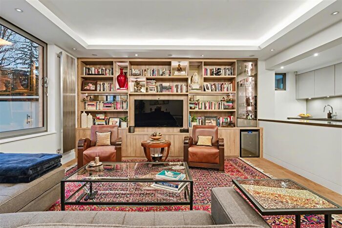 3 Bedroom Flat For Sale In Lancaster Grove, Belsize Park, London, NW3