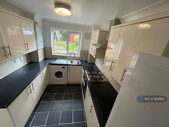 3 Bedroom End Of Terrace House To Rent In Goodwin Close, Mitcham, CR4