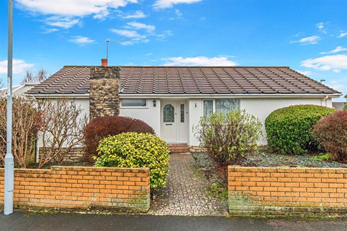 3 Bedroom Bungalow For Sale In Rowan Drive, Verwood, BH31